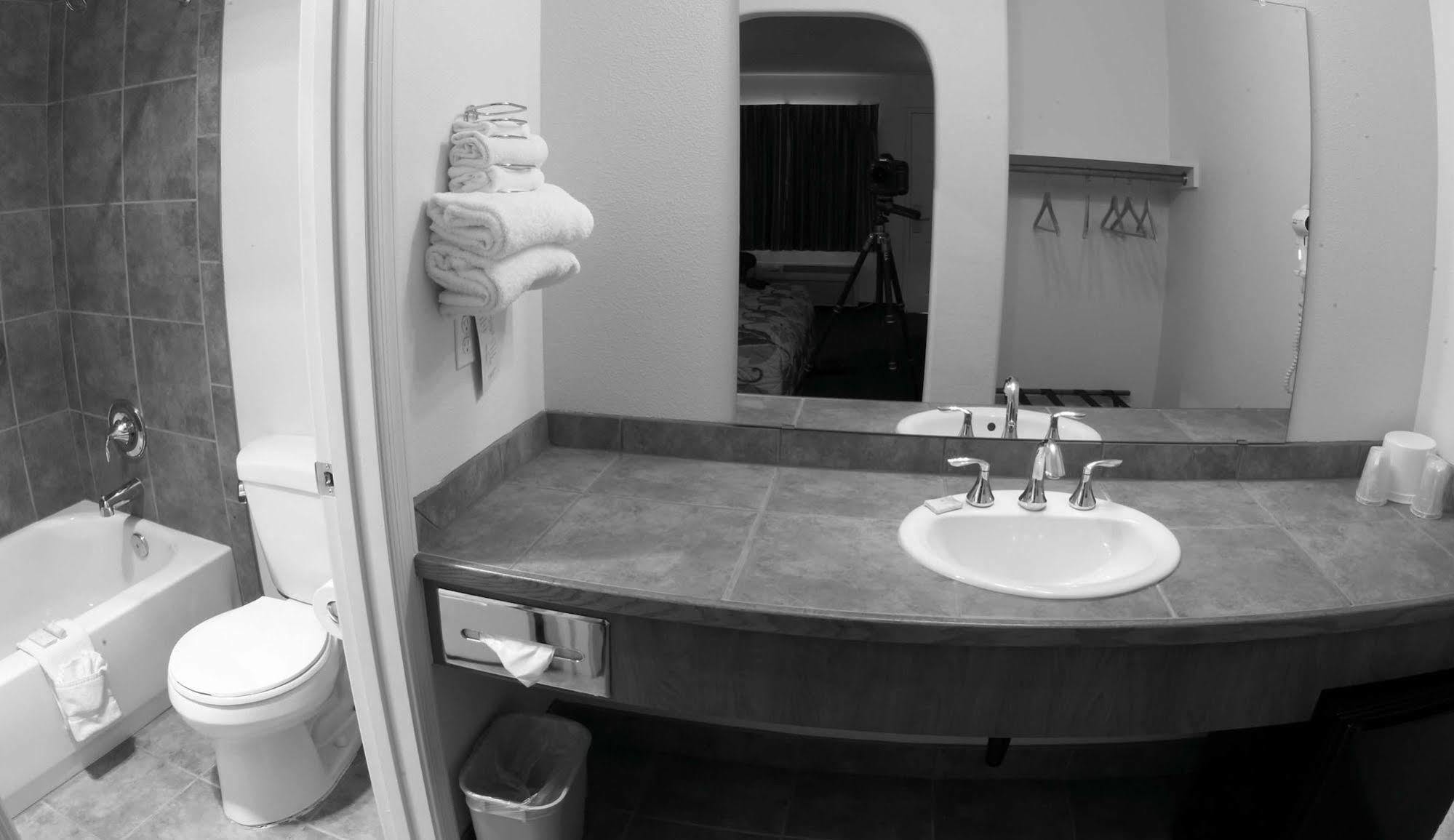 Riverleaf Inn Mission Valley Сан Диего Екстериор снимка